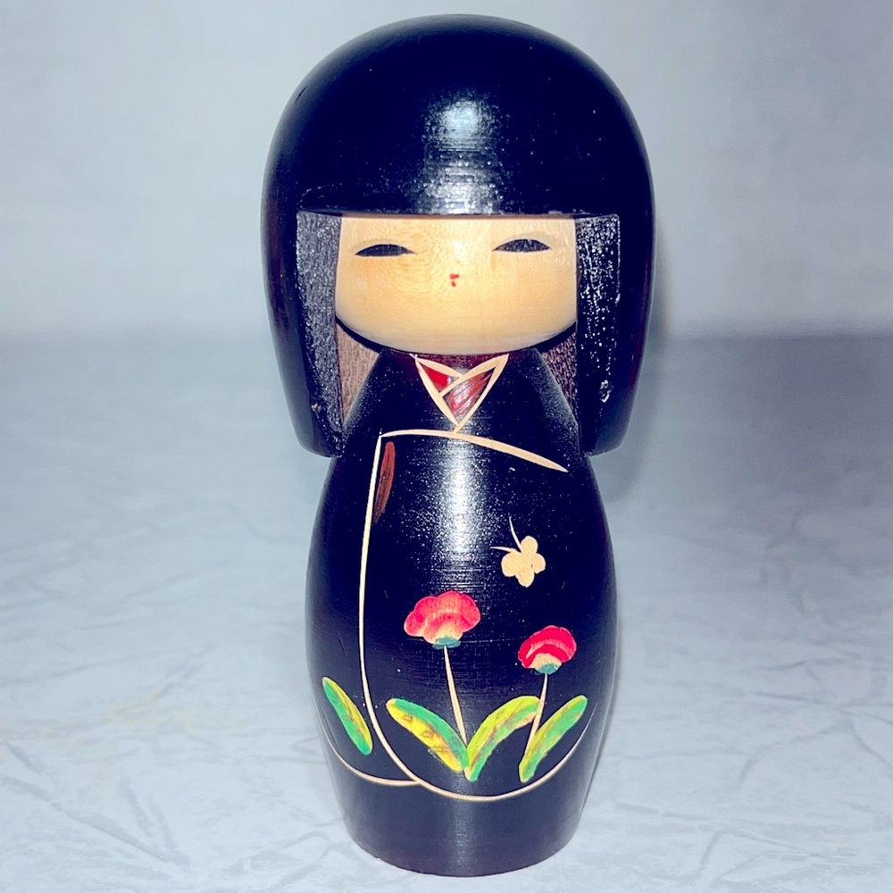 Kokeshi doll Japan hand painted flowers with original sticker on bottom